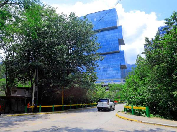 La Corporación aprobó el año pasado que se construiría y ampliaría este puente, más la ampliación de un tramo en el sector del Rancho El Coco; ahora harán una rotonda en ese sitio y una pavimentación tras el cambio aprobado por las autoridades.