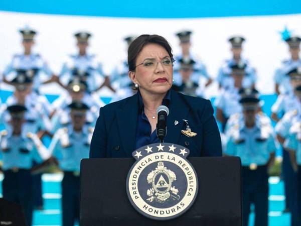 La presidenta Xiomara Castro no ha ordenado que los militares voten en los comicios generales de 2025, como se afirma en redes sociales.