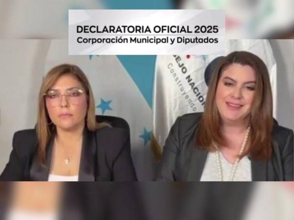 Ana Paola Hall junto a Cossette López, consejeras del Consejo Nacional Electoral de Honduras.
