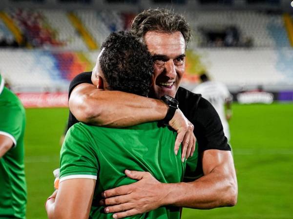 Silvio Rudman celebró con los jugadores y su cuerpo técnico la clasificación de Marathón a la Concacaf Champions Cup.