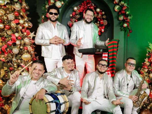 Imagen de los integrantes actuales de la agrupación sampedrana, La Versátil.