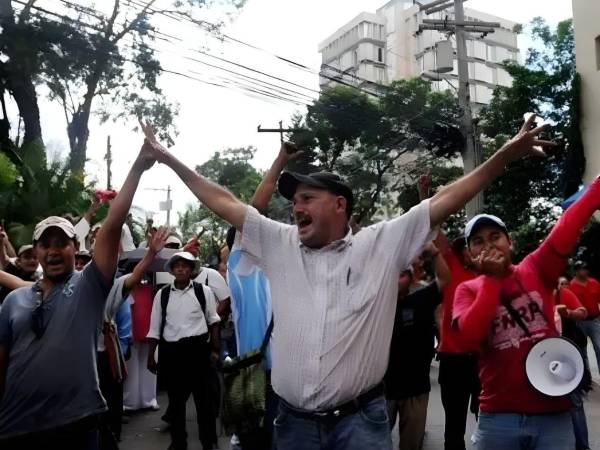 Las organizaciones magisteriales convocaron a asamblea y manifestaciones pacíficas.