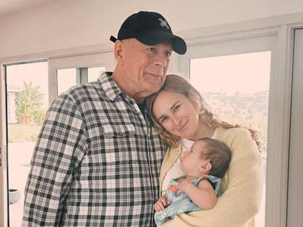 La actriz Rumer Willis compartió nuevos detalles sobre la relación que mantiene con su padre, Bruce Willis, luego del diagnóstico de demencia frontotemporal que recibió el actor en 2023. Sus declaraciones ofrecieron una mirada íntima sobre cómo la enfermedad ha transformado la dinámica familiar.
