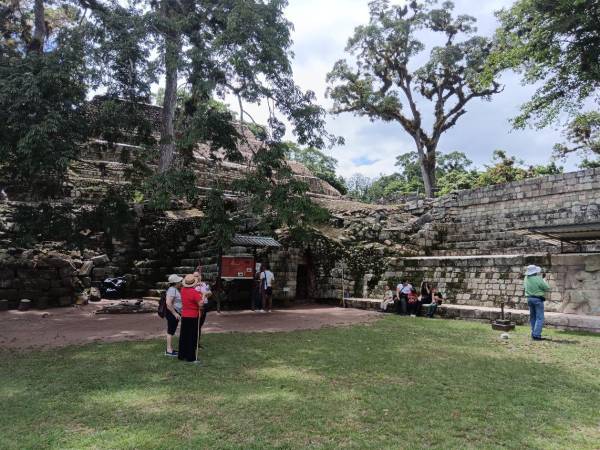 Copán es uno de los atractivos turísticos más importante de Centroamérica, sin embargo, Honduras no logra aprovechar su potencial para auementar la cantidad de turistas extranjeros que lo visitan.