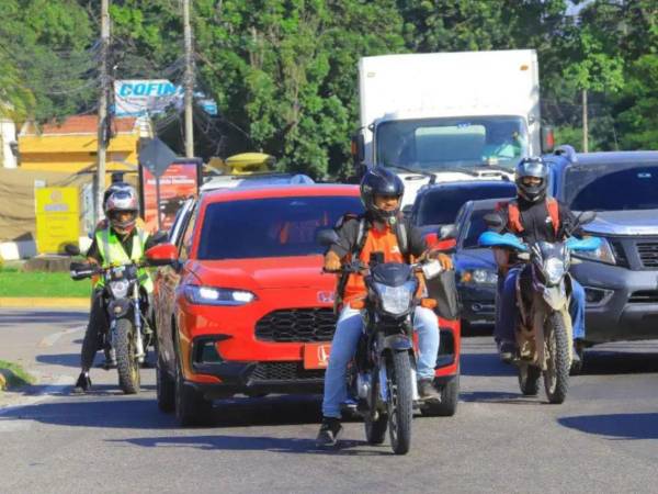 Las autoridades de la DNVT hicieron un llamado a los conductores de vehículos de dos y tres ruedas con motor a cumplir la normativa, advirtiendo que los operativos y el decomiso de licencias continuarán a nivel nacional hasta lograr mayor conciencia y reducir la siniestralidad.