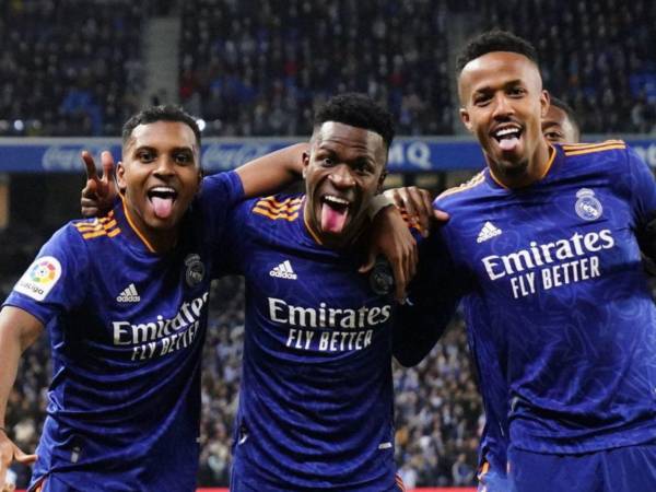 Los atacantes del Real Madrid y la selección brasileña, Vinícius Jr. y Rodrygo, acompañaron a su compañero en su matrimonio.