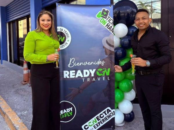 La Lic. Waldina Mejía y el Master Alejandro Menjívar celebraron el 31 de julio con una reunión inaugural el inicio de su agencia de viajes Ready On Travel.