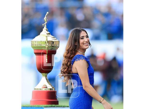 La Copa que se llevará el ganador del duelo entre TikTokers de Honduras vs El Salvador.