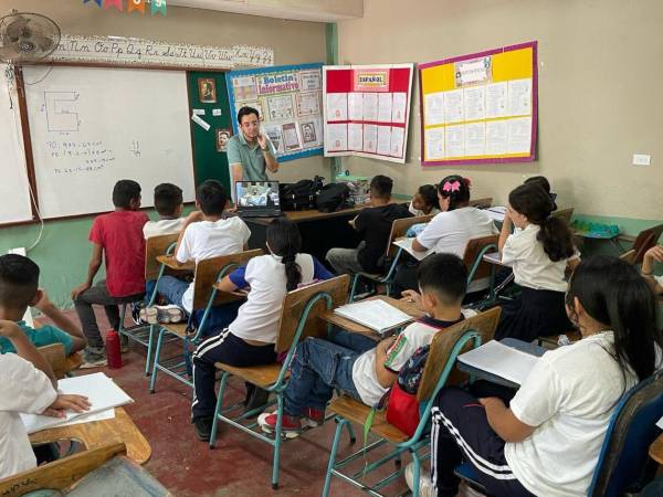 FUDEH /KAPPA / Apoyo en dotación de equipo de computación Escuela Juan Lindo