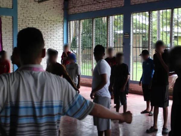 De acuerdo con datos de Coiproden, Honduras cuenta con cinco centros de internamiento donde permanecen 163 adolescentes, mientras otros 1.276 cumplen medidas alternativas. Imagen referencial de archivo LA PRENSA.