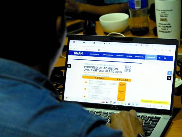 Los aspirantes realizarán en línea la prueba de admisión.
