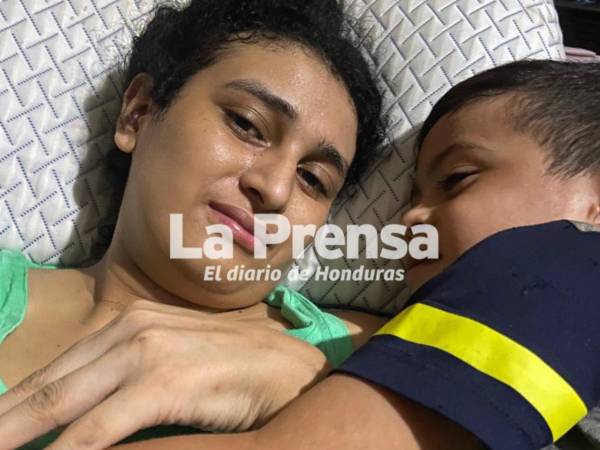 Video: Conmovedor reencuentro de joven que se cayó de la rueda de Chicago con su hijo