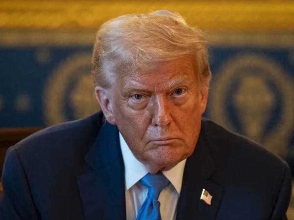 El presidente de Estados Unidos, Donald Trump, arremetió contra la cadena ABC por devolver el trabajo al humorista Jimmy Kimmel, quien reproduce en la televisión BASURA demócrata.