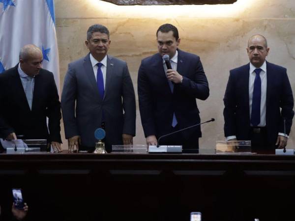 La última sesión preparatoria será dirigida por el presidente de la directiva, Tomás Zambrano junto con Godofredo Fajardo, vicepresidente y el secretario Carlos Ledezma.