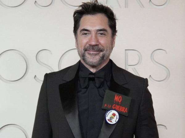“No a la guerra y Palestina libre”, exclamó Javier Bardem antes de presentar el premio a la mejor película internacional.