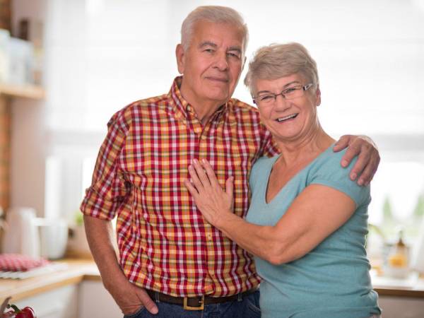 El hallazgo clave del estudio consiste en que la magnitud del cambio promedio en los mayores fue similar al de los jóvenes, desmintiendo la creencia sobre la limitada plasticidad en la adultez avanzada.