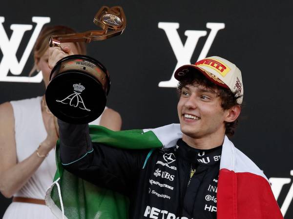 El joven piloto italiano de Mercedes volvió a demostrar sangre fría y una enorme madurez para imponerse en uno de los circuitos más exigentes del calendario.