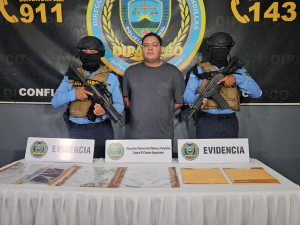 Carlos Alberto Morán Padilla (de 22 años) sería, según investigaciones policiales, responsable de distribuir dinero falso en Villanueva y San Pedro Sula. Anoche lo capturaron en Villanueva.
