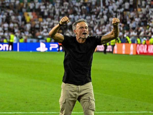 Luis Enrique se coronó campeón de la Supercopa de Europa con el PSG.
