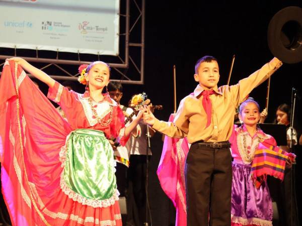 La delegación artística hondureña fue ovacionada por el público asistente al Festival Internacional “I Bambini del Mondo”.