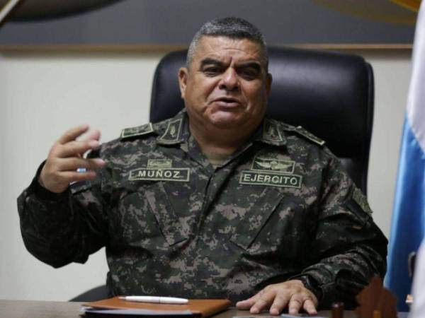 El general Ramiro Muñoz presentó su solicitud de baja, según informó FFAA.