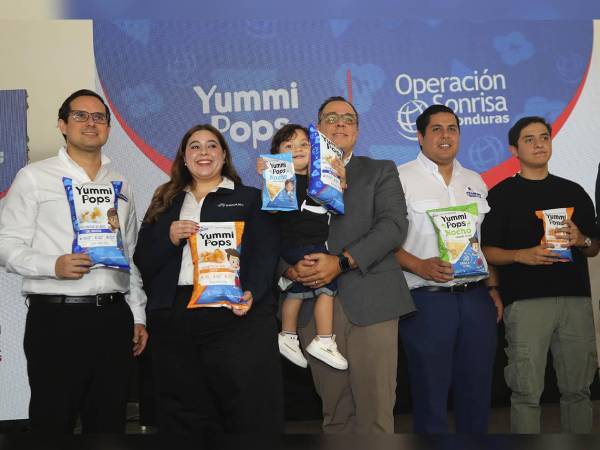 Ejecutivos de Snacks Yummies reafirman su compromiso con Operación Sonrisa, celebrando años de apoyo continuo a niños y niñas con labio y paladar hendido.