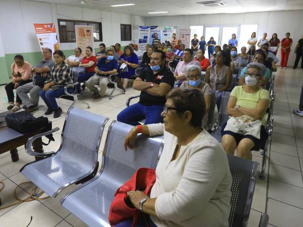 Hondureños participan en la Semana del Lunar 2025, organizada por la Liga Contra el Cáncer.