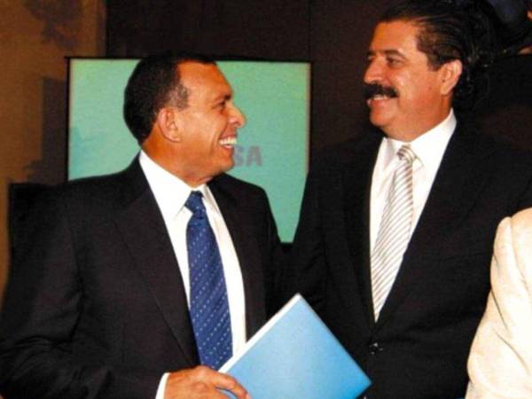 Porfirio Lobo Sosa y Manuel Zelaya, expresidentes de Honduras.