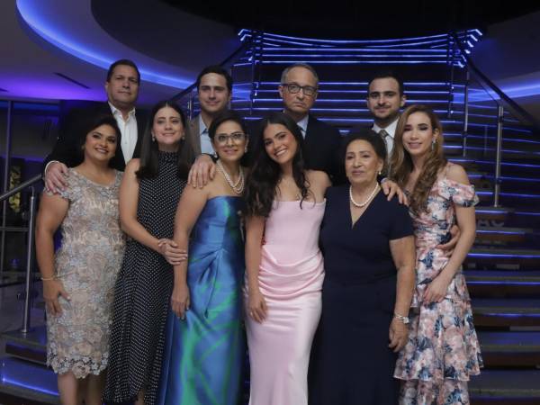 La familia Selman-Housein Miller acompañó al homenajeado Dr. Feizal Joaquín Selman-Housein López.