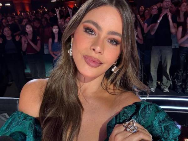 Sofía Vergara asistió a la pelea del Canelo el fin de semana y lució guapisima.