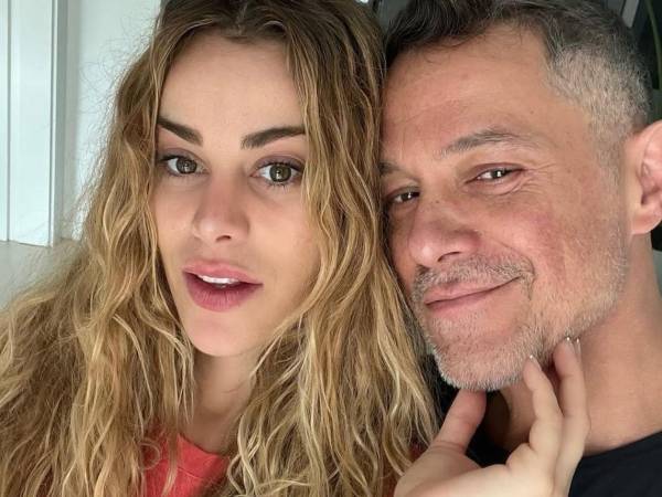 El romance entre el cantante español Alejandro San<b>z </b>y la actriz Candela Márquez se hizo público en noviembre de 2024.