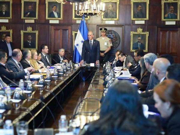 Gobierno señaló en el comunicado que estas disposiciones buscan evitar aumentos bruscos en el costo de vida.