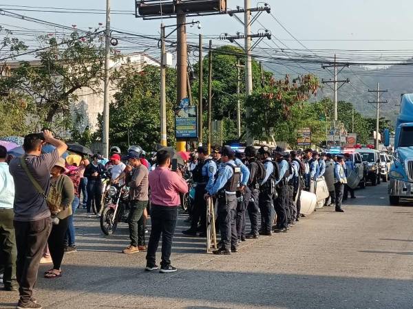 Los ciudadanos hondureños involucrados como inversionistas en Koriun salieron a marchar este lunes a las calles de Choloma.