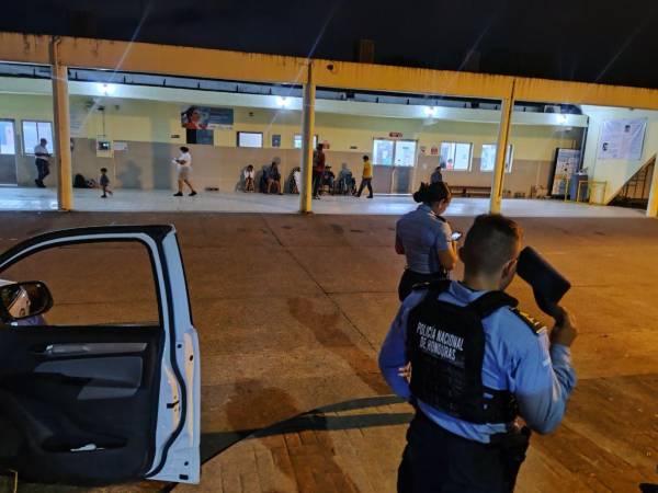 El hecho ocurrió alrededor de la 1:20 a. m. en el barrio El Centro, específicamente detrás del negocio conocido como Las 24/7, ubicado frente a la avenida La República.