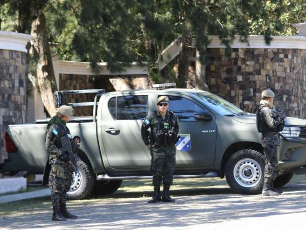 La residencia del presidente electo de Honduras, Nasry “Tito” Asfura, ubicada en el municipio de Santa Ana, permanece bajo un estricto dispositivo de seguridad militar desde que fue oficializada su proclamación como mandatario tras las elecciones de noviembre pasado