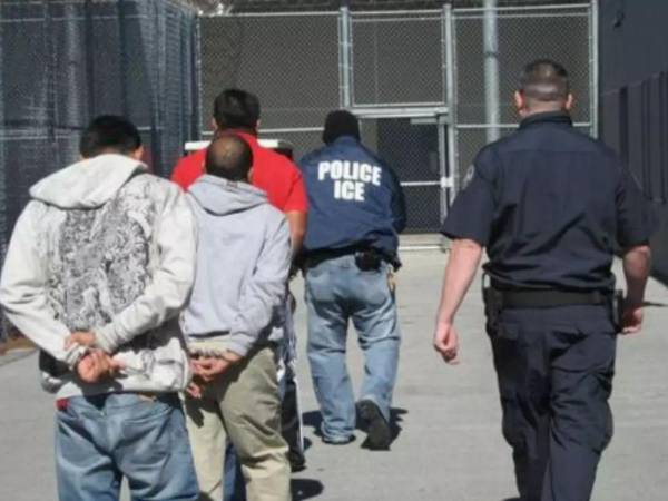 Gobierno de EE. UU. reestructura plan de centros de detención de migrantes.