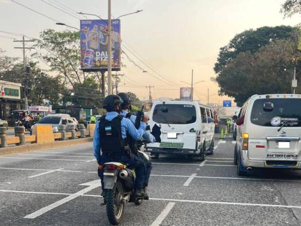 Al menos seis unidades del transporte público han sido decomisadas debido a que sus conductores acumulan entre seis y siete infracciones de tránsito.