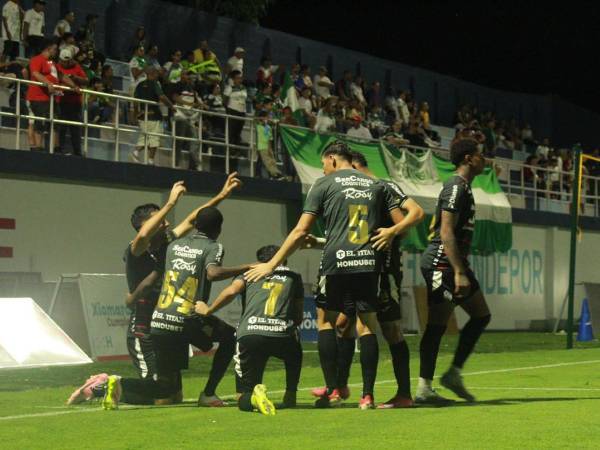 Nicolas Messiniti marcó tres goles para el Marathón contra el Juticalpa FC.