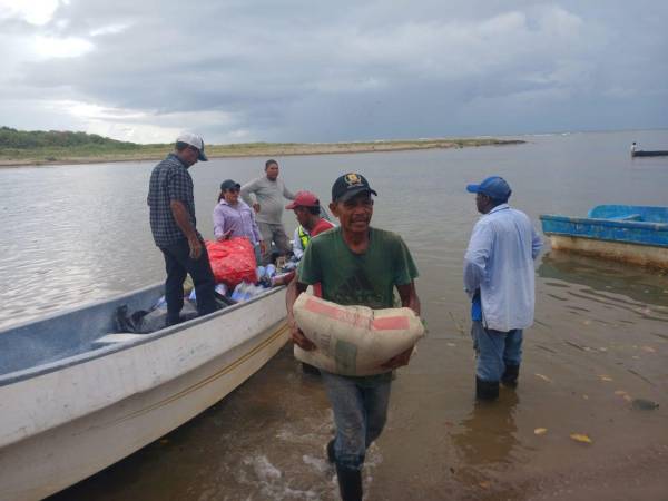 Durante las emergencias por inundaciones, las comunidades de La Mosquitia figuran entre las más vulnerables, debido a las dificultades logísticas para canalizar ayuda humanitaria en una región remota y de acceso limitado.