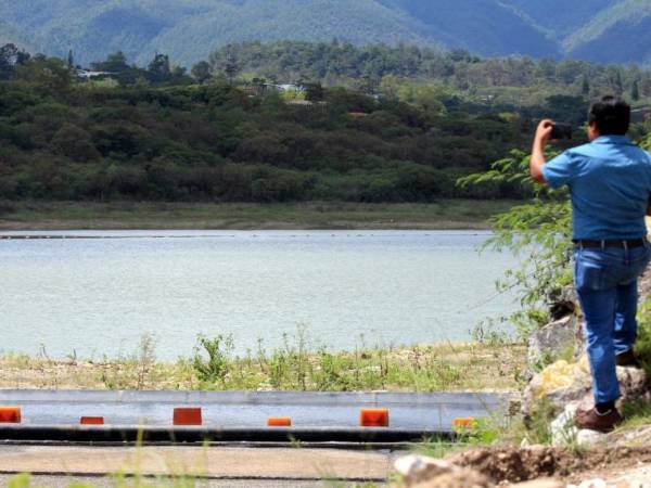 La represa Los Laureles, que abastece de agua potable a los capitalinos, alcanzó este lunes el 58.33% de su capacidad y, de mantenerse las lluvias, podría superar el 60% este martes 6 de octubre.