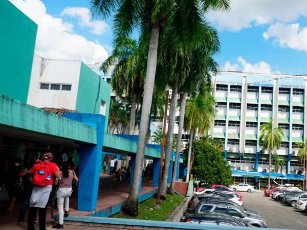 Las trillizas nacieron a los siete meses y una semana de gestación, lo que ha requerido cuidados especiales por parte del personal médico