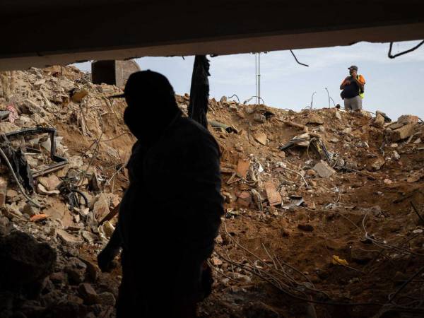 El doble terremoto que sacudió Venezuela dejó una tragedia que va más allá de las cifras de fallecidos. Mientras los equipos de rescate removían escombros en busca de sobrevivientes, cientos de familias enfrentaron momentos desgarradores para encontrar a sus seres queridos. Ahora ellos son víctimas colaterales.