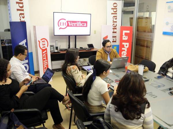 Estudiantes de la UJCV y Ceutec participaron junto al equipo de EL HERALDO Verifica y LA PRENSA Verifica.