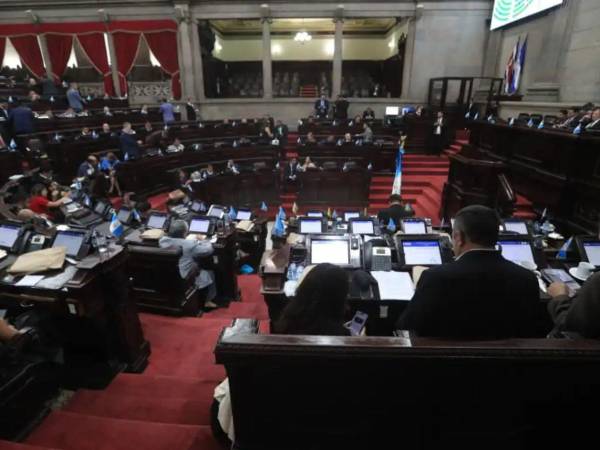 La sesión se extendió hasta las 7:00 de la noche.
