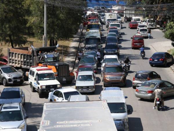 La alcaldía capitalina informó que el plan de emergencia vial busca disminuir hasta en un <b>25% la carga vehicular</b>, principalmente en horas pico.