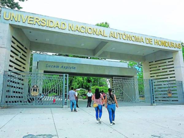 Universidad Nacional Autónoma de Honduras comienza nuevo periodo académico con alta matrícula estudiantil.