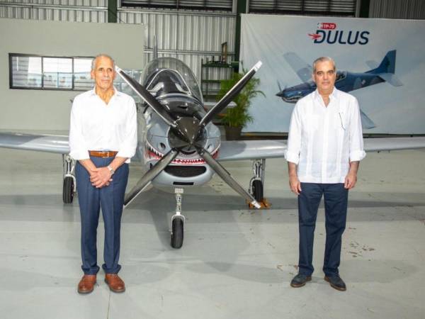 El presidente de Honduras, Nasry Asfura Zablah, inició este sábado su visita oficial a República Dominicana, donde fue recibido por Luis Abinader y participó en un recorrido por la Base Aérea de San Isidro.