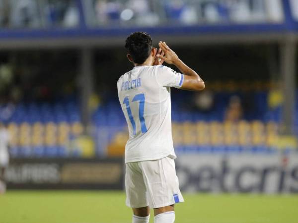 El lamento de Luis Palma tras fallar una clara ocasión.