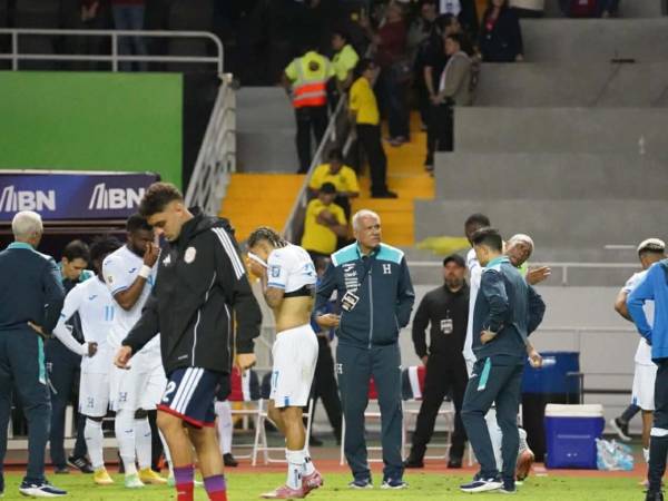 La Selección Nacional de Honduras fracasó una vez más y se quedó sin poder clasificar al Mundial 2026 tras empatar sin goles ante Costa Rica. La escuadra hondureña no pudo ni meterse al repechaje.