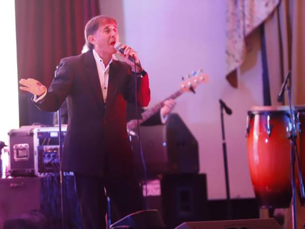 Los Galos de Chile enamoran a San Pedro Sula